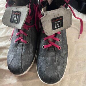 Tcx high top waterproof motorcycle shoes sneakers gray/hot pink womens size 8